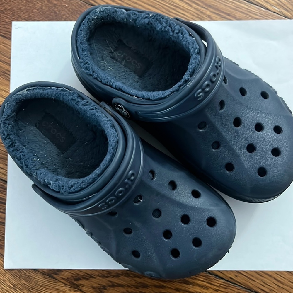 Lined crocs for winter. Lightly used!